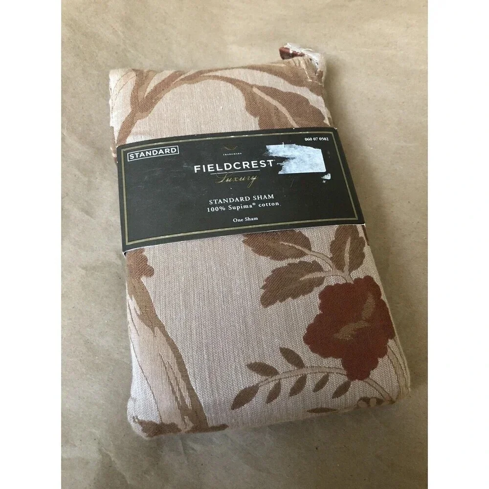 1 Fieldcrest Luxury Standard Pillow Sham Floral 20 in X 26 in